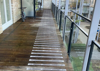 antislip vlonderstroken woningbouwcomplex Amsterdam